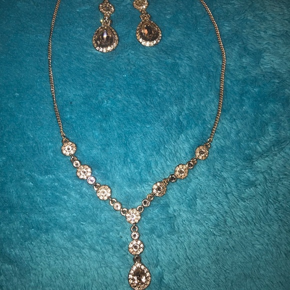 Givenchy necklace and earrings. - Picture 1 of 3